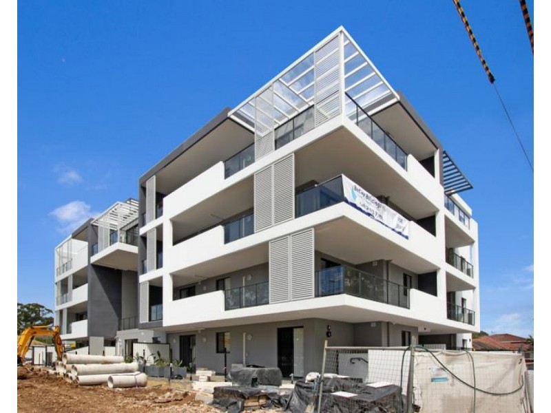 2/14-15 Junia Avenue, Toongabbie NSW 2146